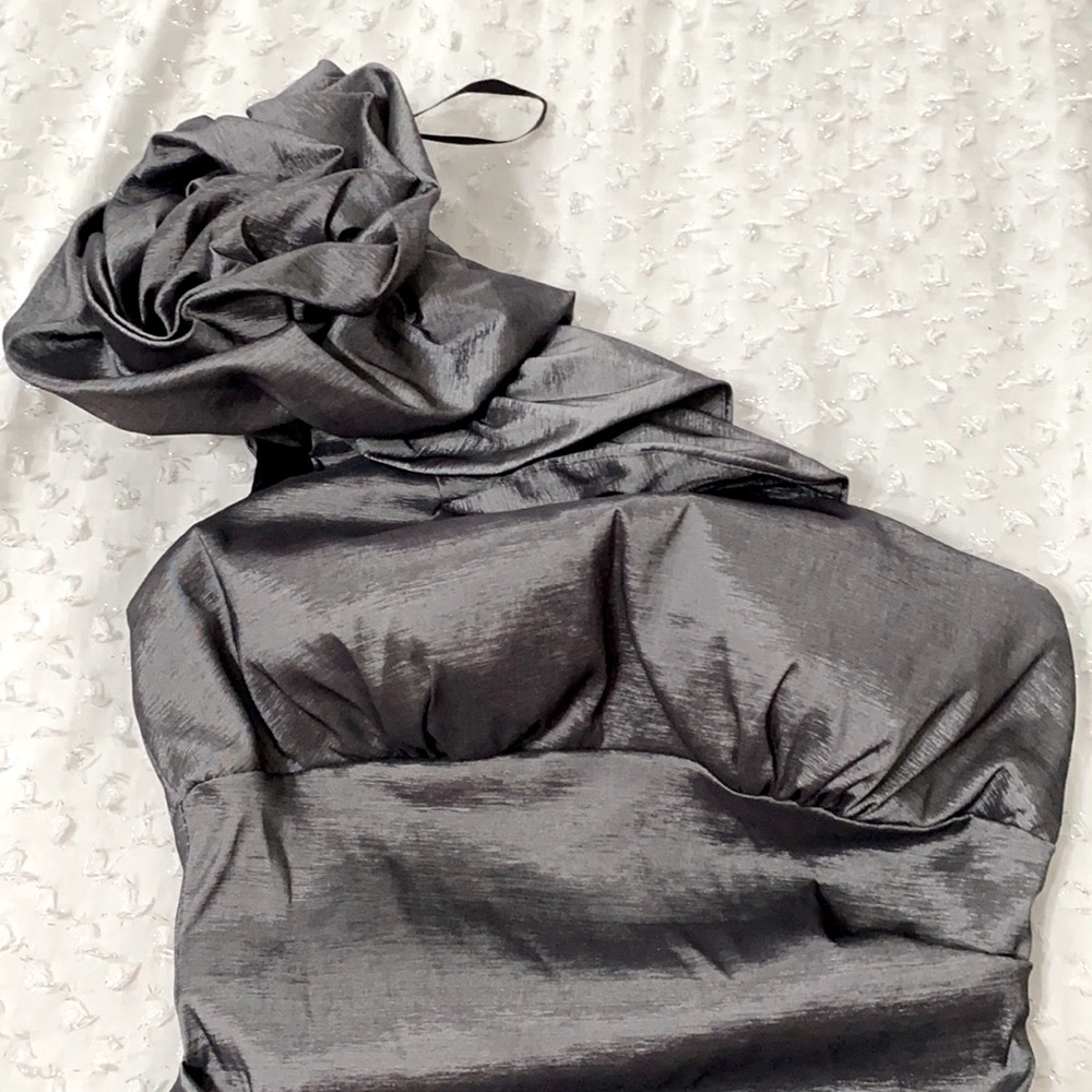 Gorgeous silver grey one sleeve with beautiful rose on shoulder rRuched dress